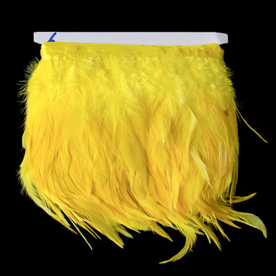 1 metrs baltas spalvas, rotājumi, kleitas, audumi, šūšana, amatniecība, gailis, segli, spalva, lente, bārkstis, kāzu ballīšu noformējums.