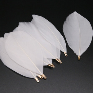 Természetes lúdtoll 6-8 cm-es festett toll színes klip tollak barkácsoláshoz, esküvői dekorációhoz és ékszerkészítéshez