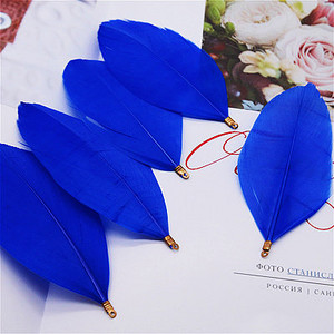 Természetes lúdtoll 6-8 cm-es festett toll színes klip tollak barkácsoláshoz, esküvői dekorációhoz és ékszerkészítéshez