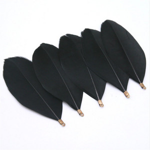 Természetes lúdtoll 6-8 cm-es festett toll színes klip tollak barkácsoláshoz, esküvői dekorációhoz és ékszerkészítéshez