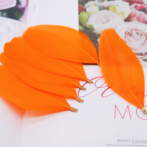 Természetes lúdtoll 6-8 cm-es festett toll színes klip tollak barkácsoláshoz, esküvői dekorációhoz és ékszerkészítéshez