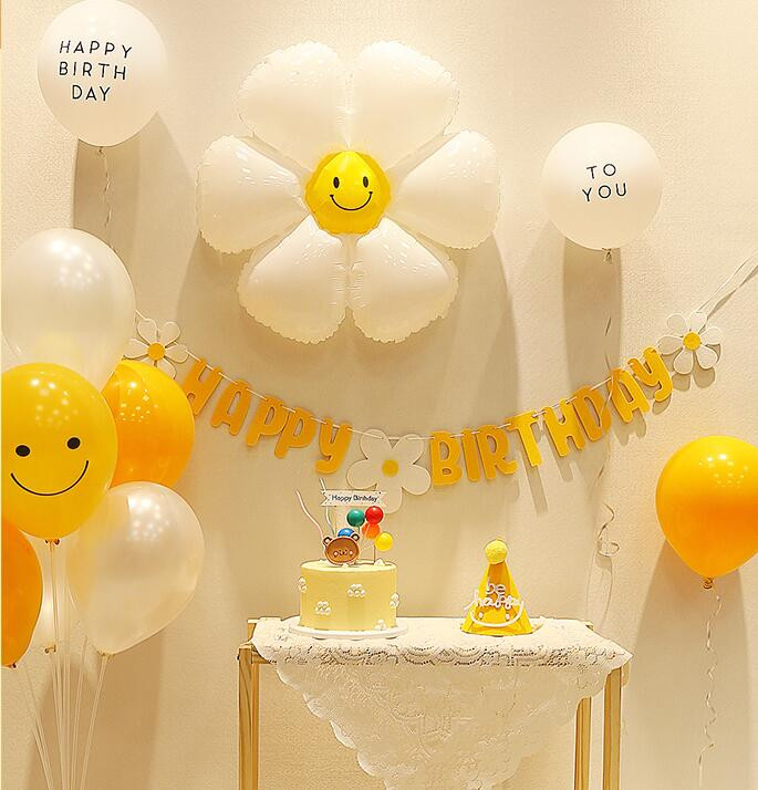 1 комплект Декорации за парти за бебешко парти Нетъкан маргаритка Честит рожден ден Банер Бял цветен гирлянд Жълт флаг