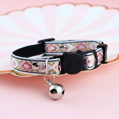 Állítható macskanyakörv, bojtokkal és csengőkkel díszített kisállatnyakörv Színes kockás jacquard mintás nyakörv macskakutya kellékekhez