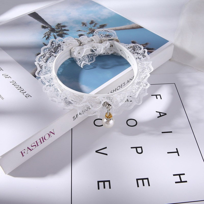 PU ādas regulējama kaķa kaklasiksna zvana kakla siksna kucēnu kaklarota melna balta mežģīņu mājdzīvnieka maza vidēja izmēra suņa kaklasiksna