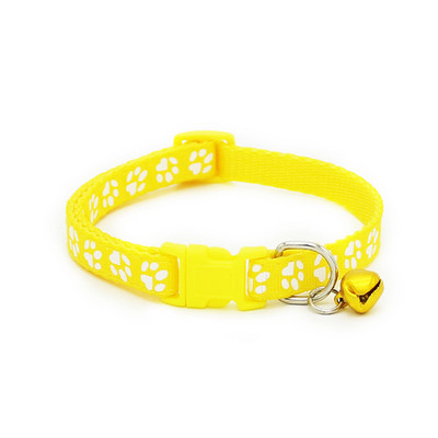 Blusu kaķa kaklasiksna kaķiem Jauka blusu kaķa kakla siksna ar zvaniņu, ātri nolaižama kaķu kaklasiksna.