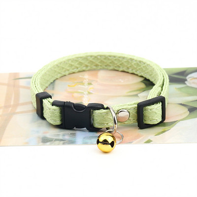 Kaķa kaklasiksna regulējama kokvilnas krāsaina kucēnu kakla siksna ar zvaniņu kucēniem un kaķēniem ceļojumiem brīvā dabā, lai novērstu mājdzīvnieka kaklasiksnas nozaudēšanu