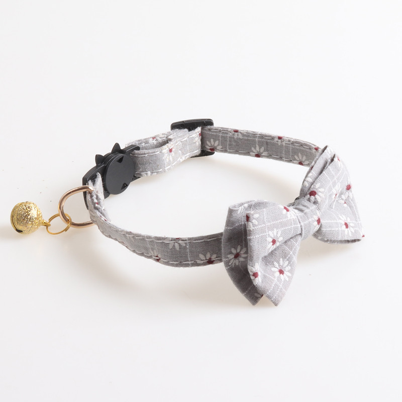 Aranyos Bowknot Háziállatok Macska nyakörvek Pamut virágos csokornyakkendő Cica csengő nyaklánc Állítható kiskutya macskák Chihuahua bandana nyakörv