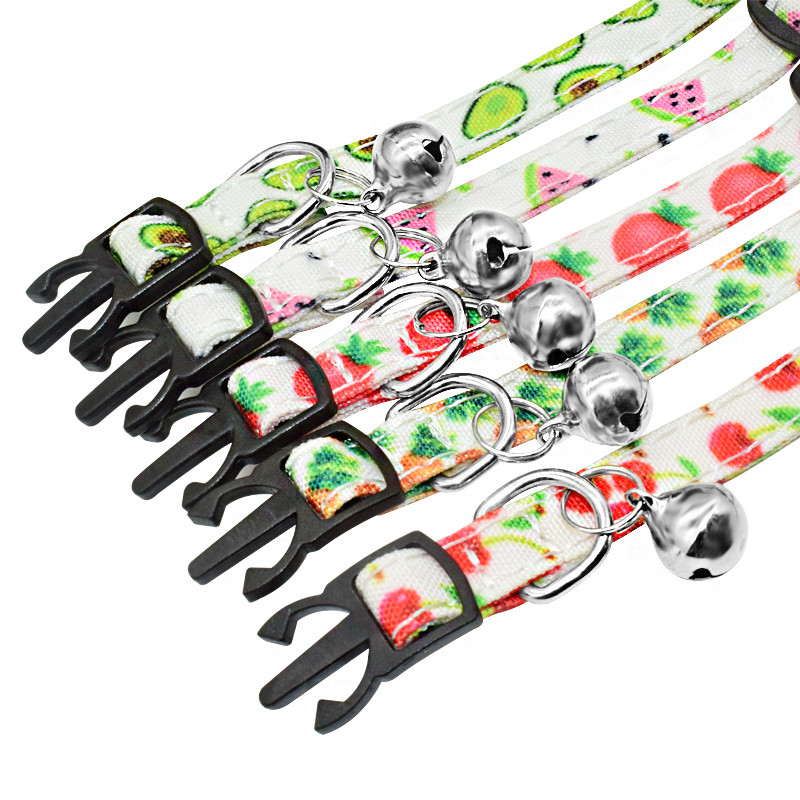 Jauka tauriņš kaķa kakla siksna Kakla zvans, regulējams Breakaway Lovely Bow mezgls kaķa kaklasiksna vasaras augļu apdruka Pet kaķēns kaķa kakla siksna