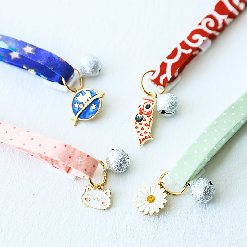 DOUKOU oriģinālais Hellokitty kaķa suņu kaklasiksna, regulējama mīļa mājdzīvnieka kaklasiksna Krizantēmas ķiršu pērļu dobs kulons kaķēnu kucēniem