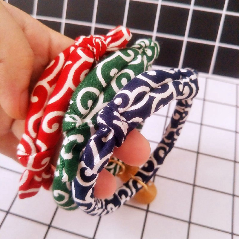 Modes kaķu kaklasiksnas japāņu stila Shiba mājdzīvnieku kaklasiksnas suņu kaķu kaklasiksna ar zvana aksesuāriem čivavas kaķu kulonu kaklarotai