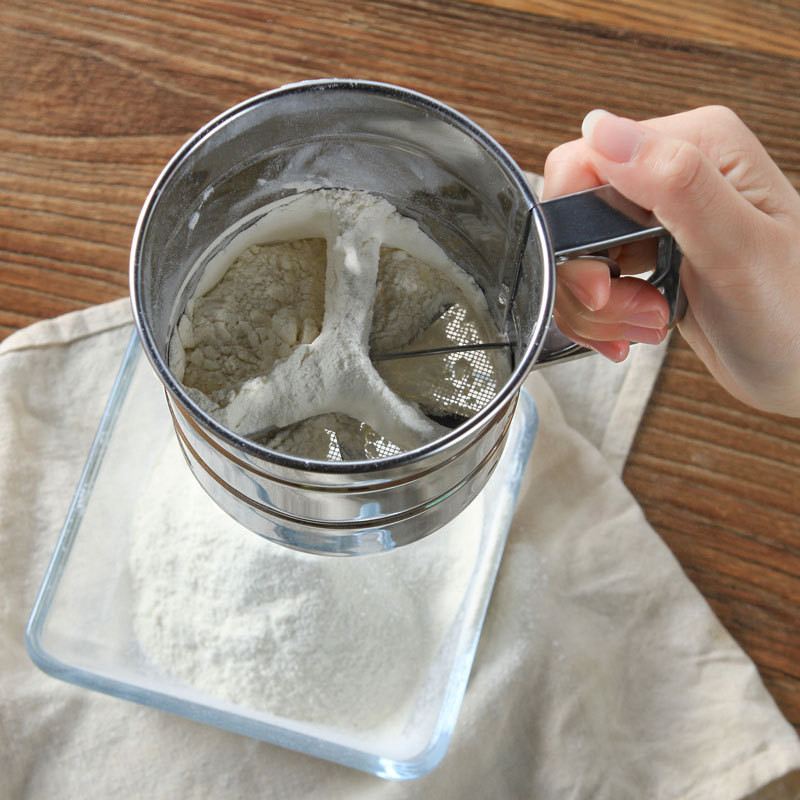 Nerūsējošā tērauda miltu sieta glāzes pulvera sieta sieta virtuves sīkrīks kūkām Rokas sieta cukura sieta sieta cepšanas sieta sietiņš