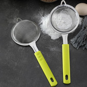 Miltų sietelis, vienodas tinklelis, lengvai valdomas tinklinis filtras, apsaugantis nuo rūdžių, rankinis be kvapo aliejaus išsiliejimo nerūdijančio plieno miltų sijotuvas kepimo įrankis