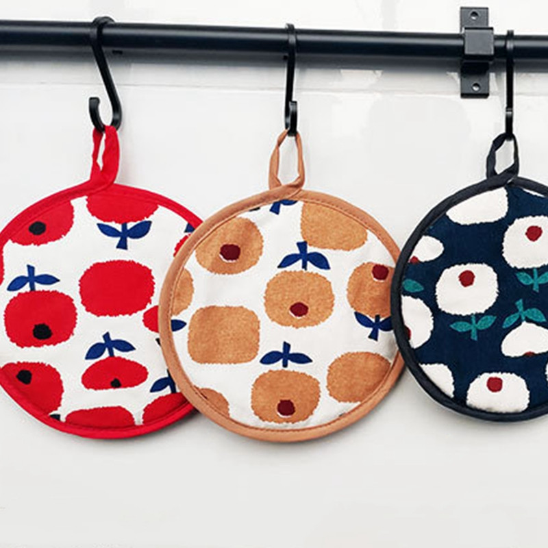 2db/készlet Mikrohullámú sütőkesztyű edényfogó Konyhai frottír szigetelőpárna kesztyűszőnyeg BBQ sütéshez forrázásgátló kesztyű