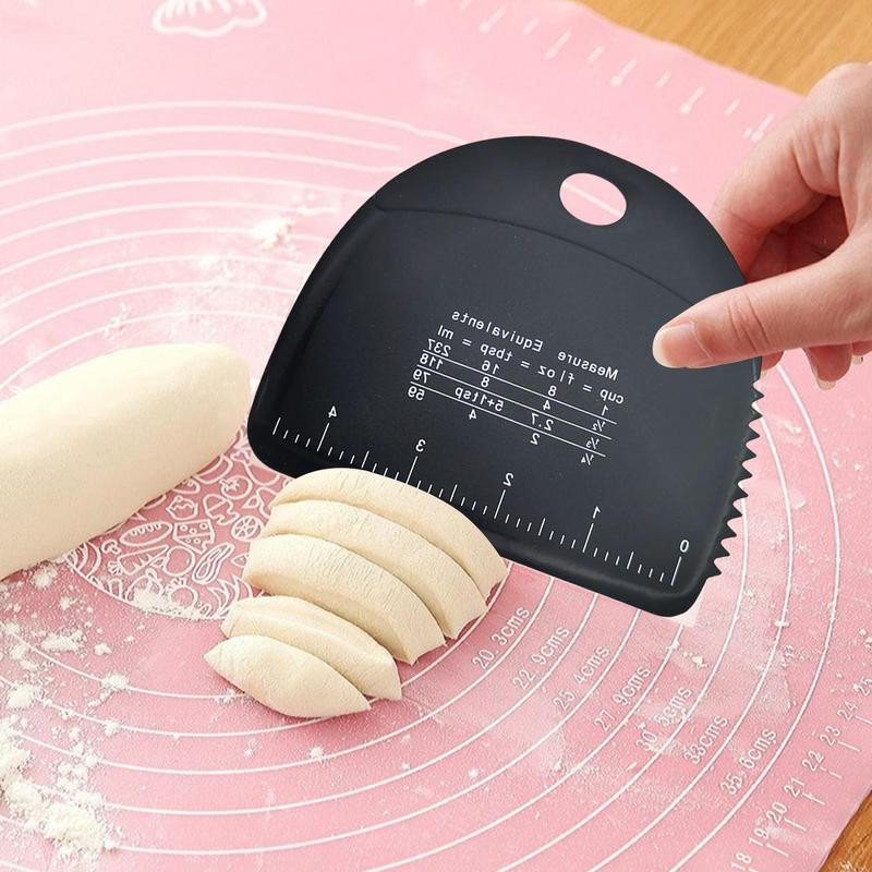 Tešlos grandiklis tešlai kepti Picos pjaustyklė Tešlos pjaustyklės peiliukai Virtuvės prietaisai Silikoninis tešlos pjaustytuvas su matavimo svarstykle