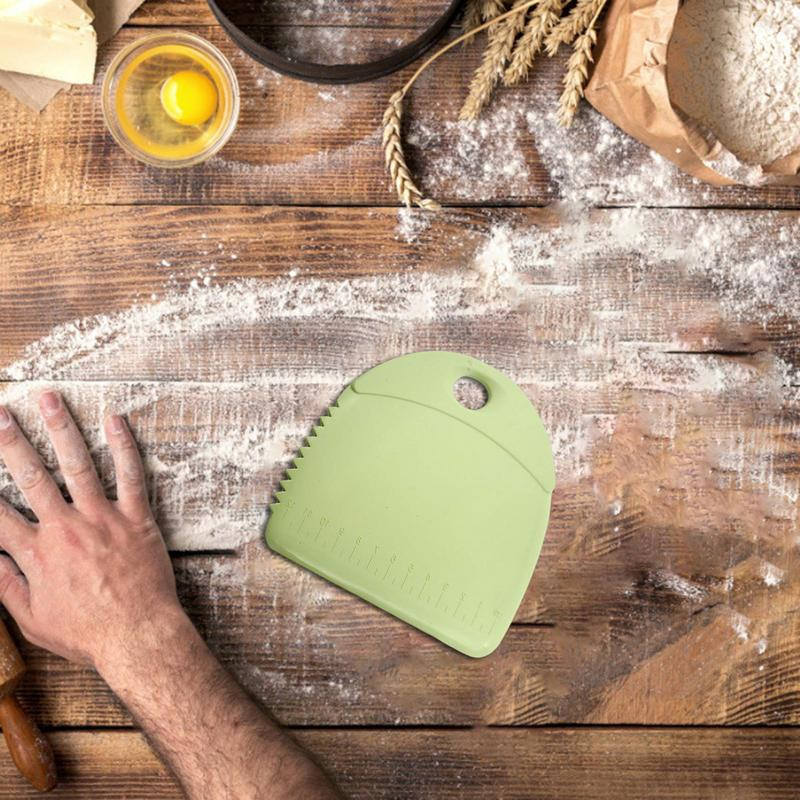 Tešlos grandiklis tešlai kepti Picos pjaustyklė Tešlos pjaustyklės peiliukai Virtuvės prietaisai Silikoninis tešlos pjaustytuvas su matavimo svarstykle