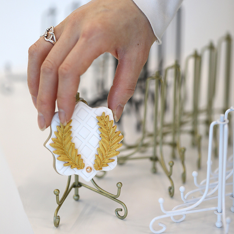 1 PC Mini cepumu turētājs Dažādi glabāšanas vizītkaršu turētājs Galda noformējums Metāla statīvs 10,5 cm cepumu statīvs kāzu dekors