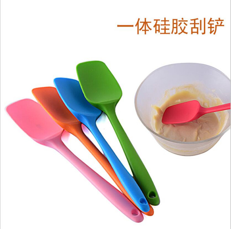Karštai Universali karščiui atspari integruota rankena silikoninis šaukštas grandiklis Mentelė ledų pyragas virtuvės įrankis indai maišytuvas sviestas