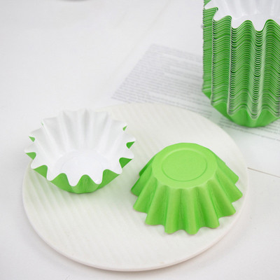 50gab Kēksiņu kūkas cepšanas veidņu kūkas taukiem necaurlaidīgs ieliktnis Makarons mafinu kūkas krūzes sniega mafinu papīra paplātes kūkas dekorēšanas rīki