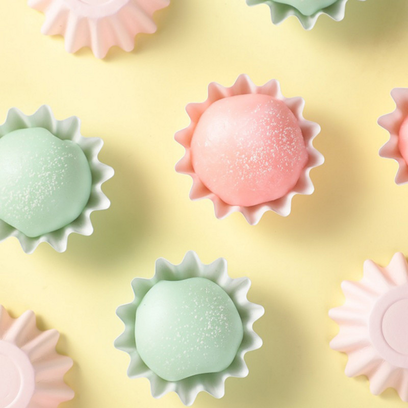 50gab Kēksiņu kūkas cepšanas veidņu kūkas taukiem necaurlaidīgs ieliktnis Makarons mafinu kūkas krūzes sniega mafinu papīra paplātes kūkas dekorēšanas rīki