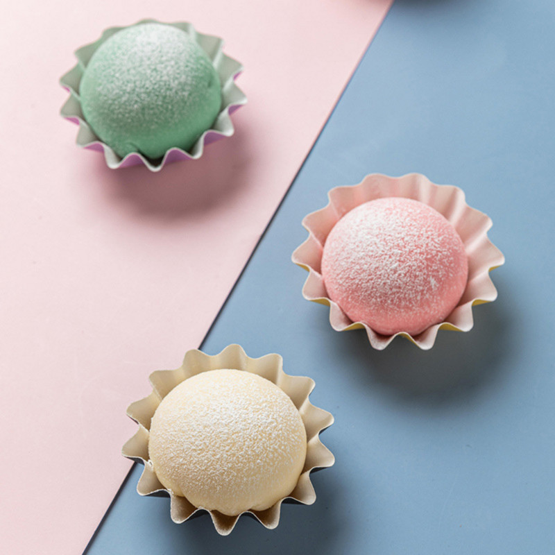 50gab Kēksiņu kūkas cepšanas veidņu kūkas taukiem necaurlaidīgs ieliktnis Makarons mafinu kūkas krūzes sniega mafinu papīra paplātes kūkas dekorēšanas rīki