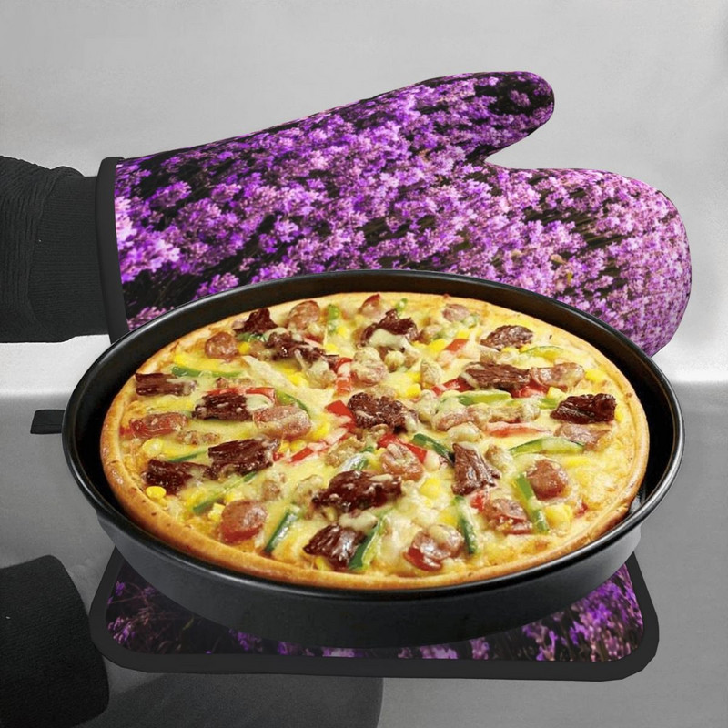 Skaisti pasteļtoņu lavandas virtuves cimdi purpursarkani miera ziedi, mikroviļņu krāsns, dūraiņa podiņa turētājs bārbekjū pretkarstuma dūraiņu komplekts