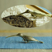 Ciets varš ar garu muti putnu statujas rotājumi Klasisks misiņš Dzīvnieku dzenis figūriņas Mājas rakstāmgalda rotājumi Pu 'er tējas adata