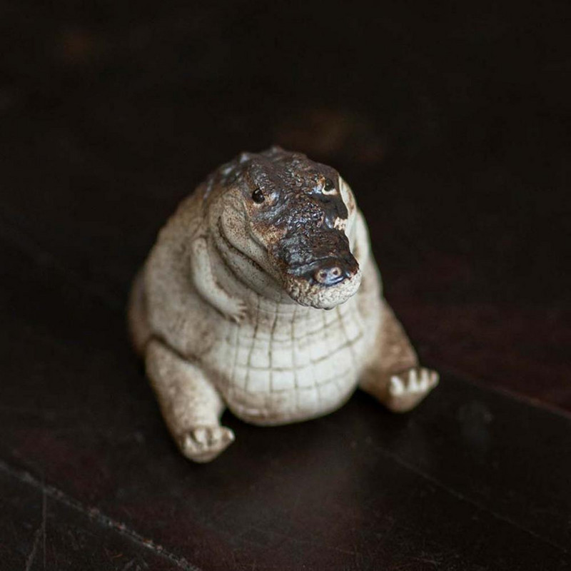 Mažas arbatos gyvūnėlis Mielas purpurinis molis Puikaus darbo rankų darbo krokodilo arbata figūrėlė arbatos priedas Arbatos gyvūnas gyvūnas arbatos augintinis