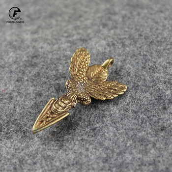 Ретро медни тибетски консумативи Изящен Roc Garuda Golden-Winged Peng Bird Vajra Амулет Висулка Charm Ключодържатели Tea Deedle