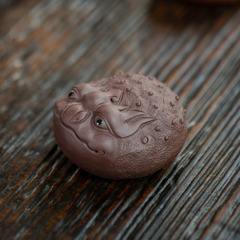 Бутикова ръчно изработена лилава глина Чай Орнаменти за домашни любимци Лъки Златна жаба Статуя Чаена фигурка на животно Чаена Аксесоари за декорация