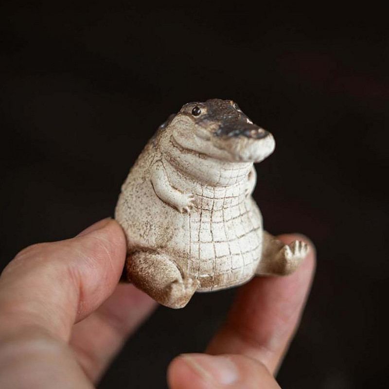 Tea Pet Finom kidolgozás Gyönyörű szép finom dekoratív lila agyag kézzel készített krokodil tea figura háztartási kellék