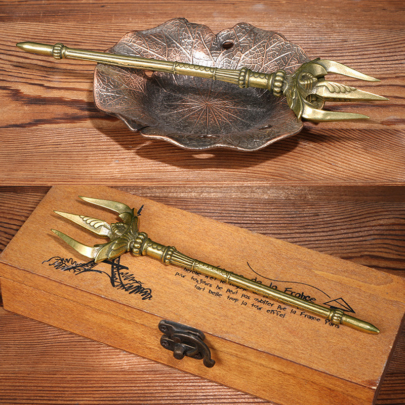 Меден тризъбец Чай Игла Орнамент за бюро Винтидж месингови миниатюри Фигурки Декорации Гръцка митология Аксесоар за оръжие Посейдон