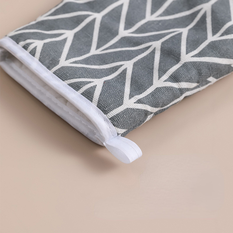 1 gabals augstas temperatūras un applaucēšanās izturīgi cimdi virtuves izolācijai, sabiezināti mikroviļņu krāsnī cepšanai karstumizturīgi cimdi