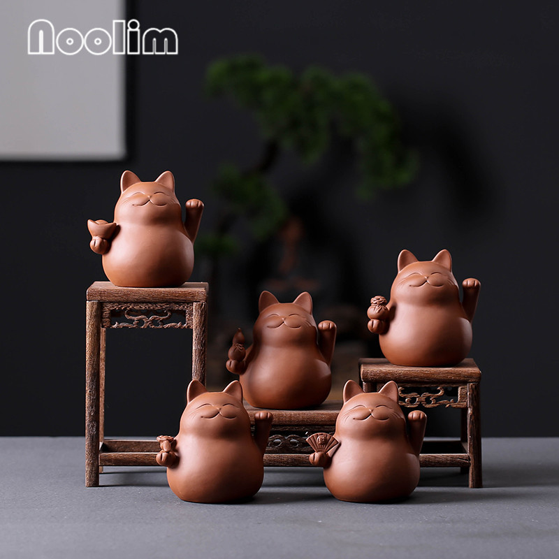 Violetinė molio Lucky Cat arbata augintinė Rankų darbo mielos mažų gyvūnų figūrėlės Kūrybiški keraminiai amatai Arbatinės stalo dekoravimo papuošalai