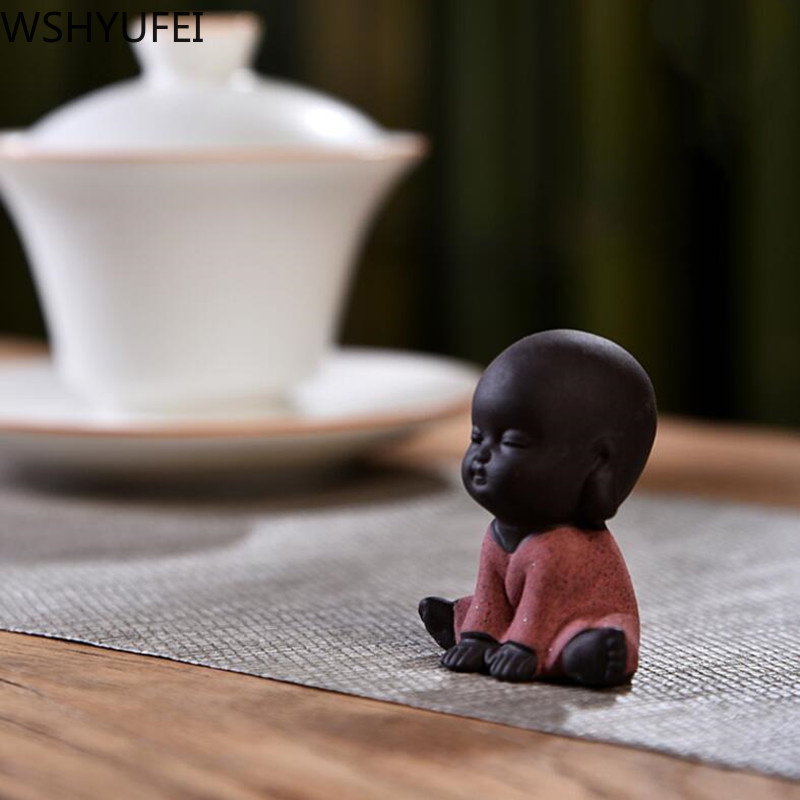 1 vnt Purpurinio molio papuošalai Vienuolis Mažos Budos statula Vienuolio figūrėlės Boutique arbatos gyvūnėlis Rankų darbo arbatos rinkinys Kavos staliukas Amatai