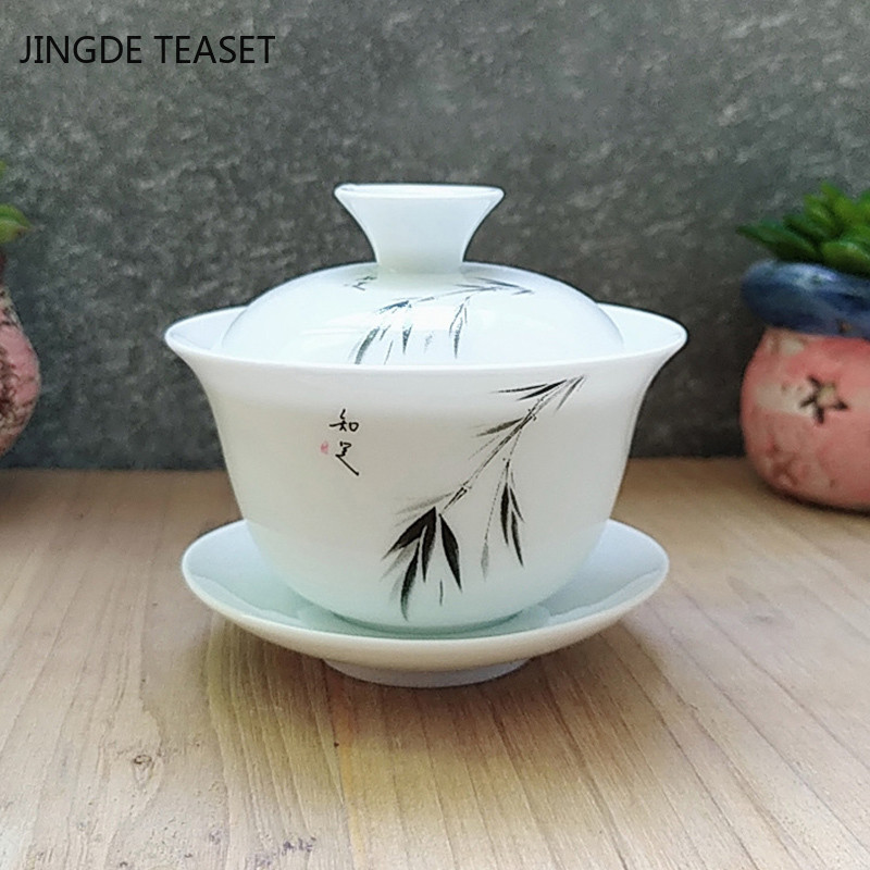Dehua Ceramic Tea Gaiwan Tējas krūze Ar rokām gatavota tēja ķīniešu baltā porcelāna tējas komplekts Aksesuāri Tējas ceremonijas meistara krūze 110ml
