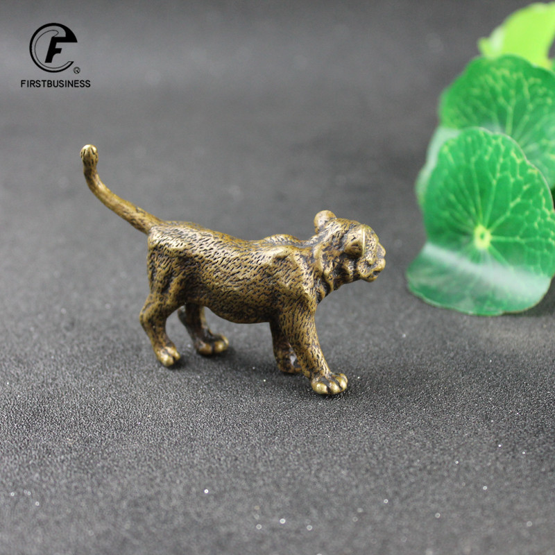 Garums Vintage Tīra vara Leopards Skulptūra Lucky Fen Shui Dekorācijas Rotājumi Antīki Misiņa Amatniecība Mājas dekori Tēja Mājdzīvnieks