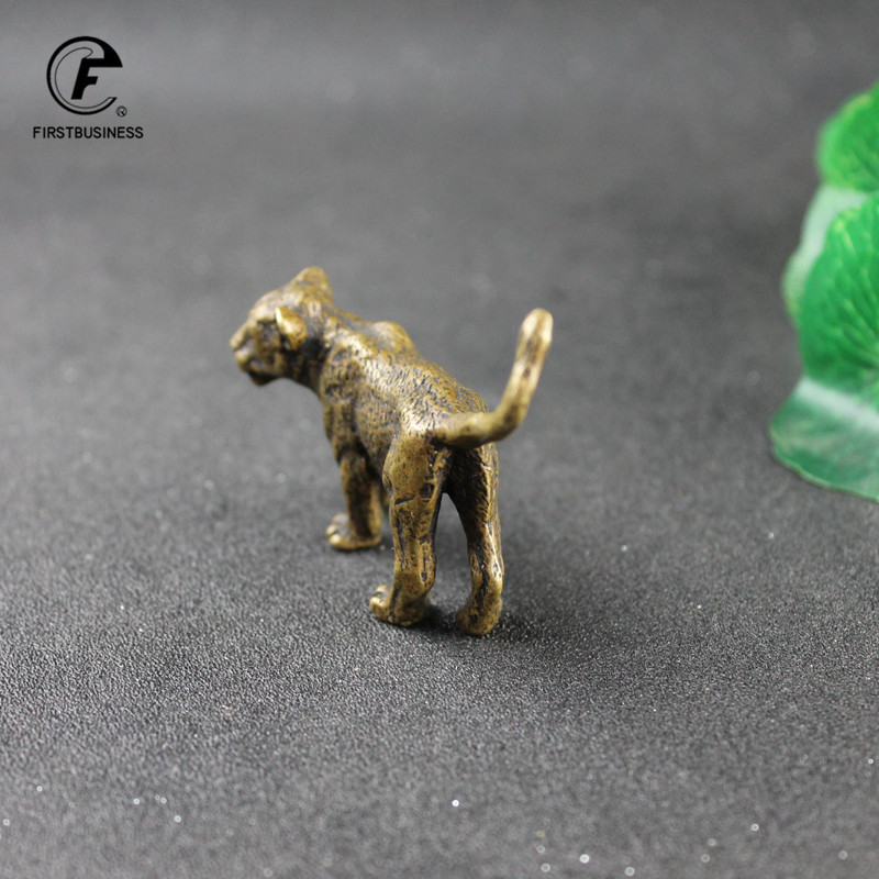 Garums Vintage Tīra vara Leopards Skulptūra Lucky Fen Shui Dekorācijas Rotājumi Antīki Misiņa Amatniecība Mājas dekori Tēja Mājdzīvnieks
