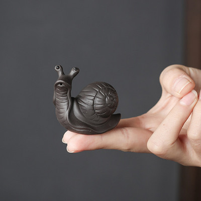 Лилава глинена статуя на охлюви Чаена фигурка Орнамент Творчески ръчно изработен чай Декорация за домашни любимци Бутиков сервиз за чай Декорации Изискани подаръци