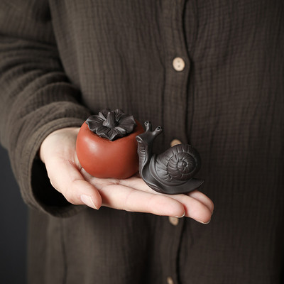 Лилава глинена статуя на охлюви Чаена фигурка Орнамент Творчески ръчно изработен чай Декорация за домашни любимци Бутиков сервиз за чай Декорации Изискани подаръци