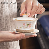 Ar rokām apgleznota Sancai Gaiwan mājas keramikas tējas bļoda, pielāgota baltā porcelāna tējas pagatavošanai tējk. Ķīniešu tējas komplekta piederumi 140 ml