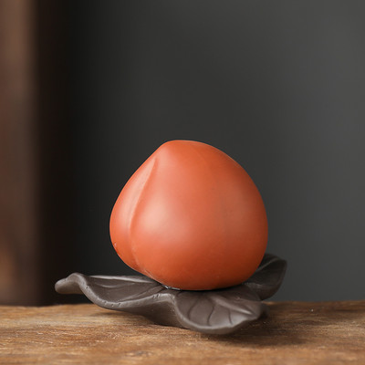 Radošs persiku modelis tējas mājdzīvnieku rotājums ar rokām gatavots purpura māla tējas servīzes dekors mājas puķu podu dekors tējas ceremonijas aksesuāri