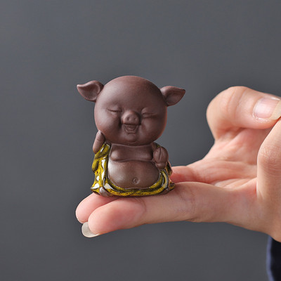 1 DB lila agyag szép malac figura dísz ujjbeggyel kis tea házi kedvencek butik teásasztal dekoráció kézzel készített teáskészlet kézműves