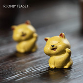 Yixing purpursarkanā māla tēja Mājdzīvnieks Ķīnas zodiaka suņa statujas rotājumi ar rokām darināti skulptūra tēja figūriņu amatniecība Zisha tējas servīzes dekorēšana