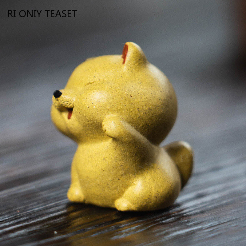 Yixing purpursarkanā māla tēja Mājdzīvnieks Ķīnas zodiaka suņa statujas rotājumi ar rokām darināti skulptūra tēja figūriņu amatniecība Zisha tējas servīzes dekorēšana