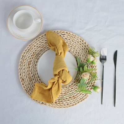 Vakariņu šķīvja tekstūras salvete, mazgā kokvilnas vienkrāsains uzsūcošs tējas dvielis, īpaši mīksta auduma paklājiņi, kāzu ballīšu dekorēšanai