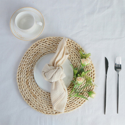 Vakariņu šķīvja tekstūras salvete, mazgā kokvilnas vienkrāsains uzsūcošs tējas dvielis, īpaši mīksta auduma paklājiņi, kāzu ballīšu dekorēšanai