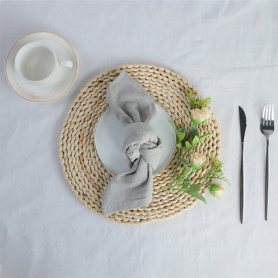 Vakariņu šķīvja tekstūras salvete, mazgā kokvilnas vienkrāsains uzsūcošs tējas dvielis, īpaši mīksta auduma paklājiņi, kāzu ballīšu dekorēšanai