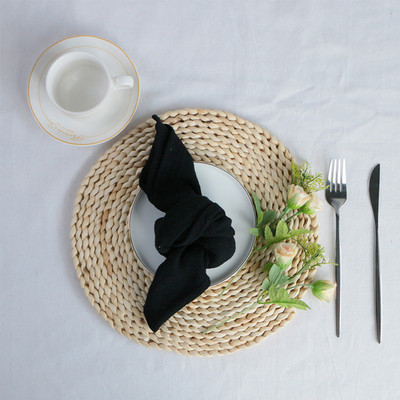 Vakariņu šķīvja tekstūras salvete, mazgā kokvilnas vienkrāsains uzsūcošs tējas dvielis, īpaši mīksta auduma paklājiņi, kāzu ballīšu dekorēšanai