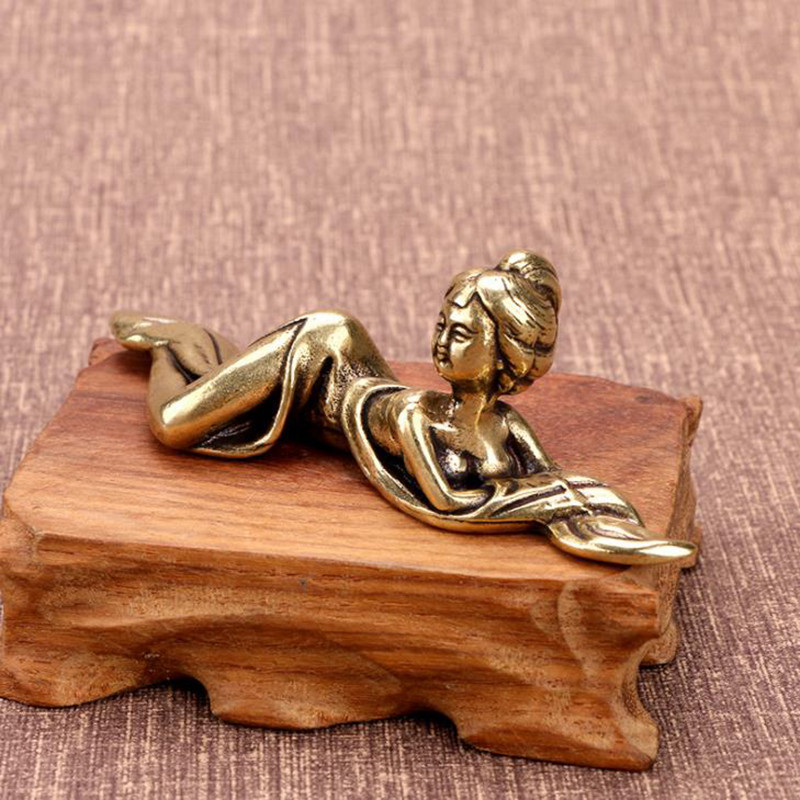 Чиста мед Статуетки на древни прислужници Миниатюрни орнаменти Пресапие Винтидж фигури Декорация на офис работния плот Занаяти Аксесоари