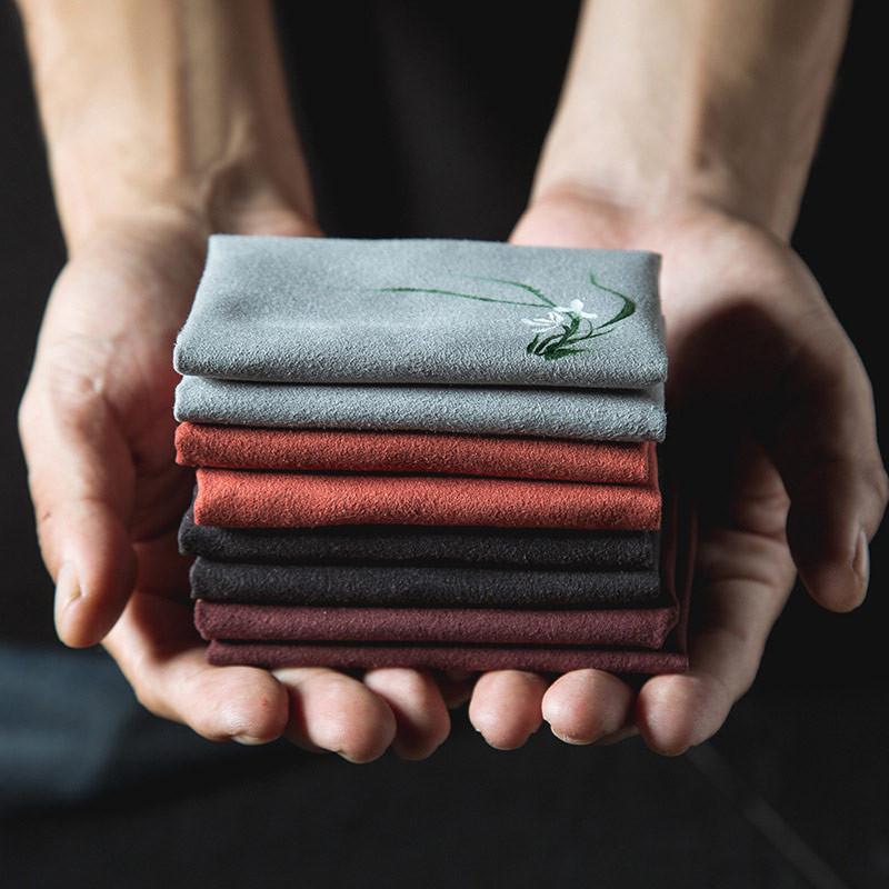 Vintage izšūtas tējas salvetes Audums Zivju plūmju ziedu raksts Bļoda tējkanna tīrīšanas dvielis Galda tējas ceremonijas aksesuārs